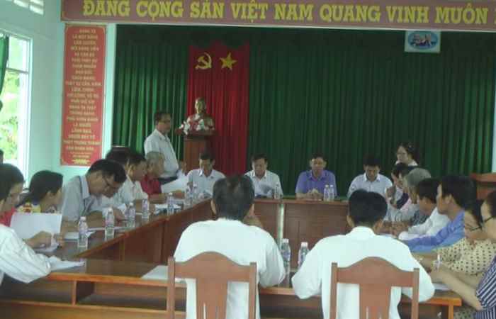 Đoàn kiểm tra quy chế dân chủ làm việc tại xã Long Bình thị xã Ngã Năm