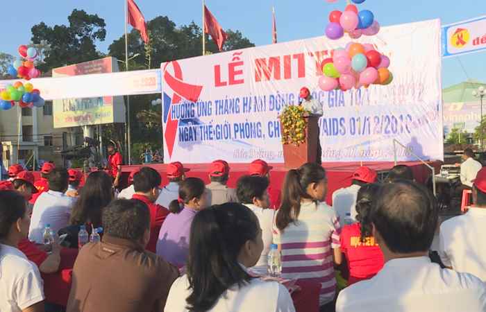 Sóc Trăng mít tinh và diễu hành cổ động hưởng ứng tháng hành động Quốc gia phòng, chống HIV/AIDS
