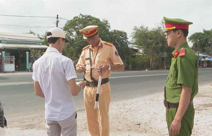Sóc Trăng: Cảnh sát giao thông ra quân cao điểm xử lý phương tiện vi phạm giao thông (18-03-2024)