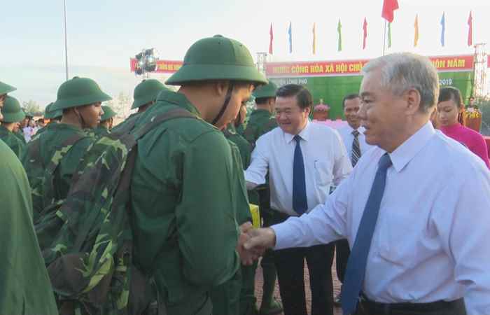 Sóc Trăng sôi nổi ngày giao nhận quân