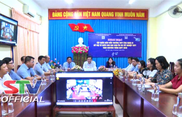 Sóc Trăng tập huấn ứng dụng AI hỗ trợ tổ chức cho học sinh ôn thi Tốt nghiệp THPT năm 2025