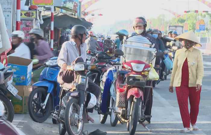 Sóc Trăng: Cảnh sát giao thông lập lại trật tự hành lang đường bộ (27-05-2024)