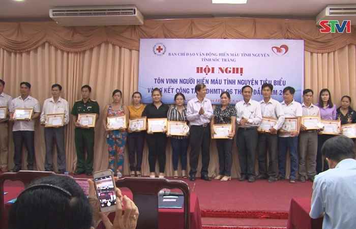 Sóc Trăng tôn vinh 100 người hiến máu tiêu biểu