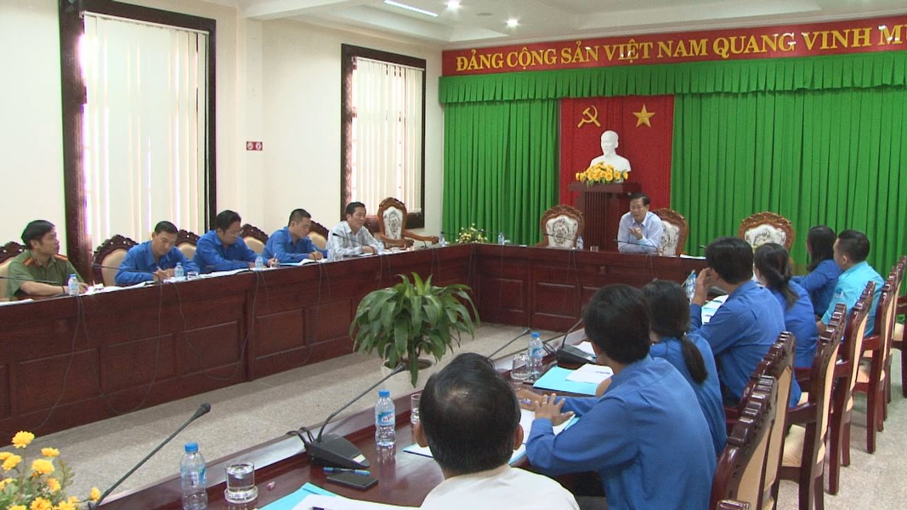 Phó Bí thư Thường trực Tỉnh ủy Huỳnh Văn Sum làm việc với Ban Thường vụ Tỉnh Đoàn Sóc Trăng