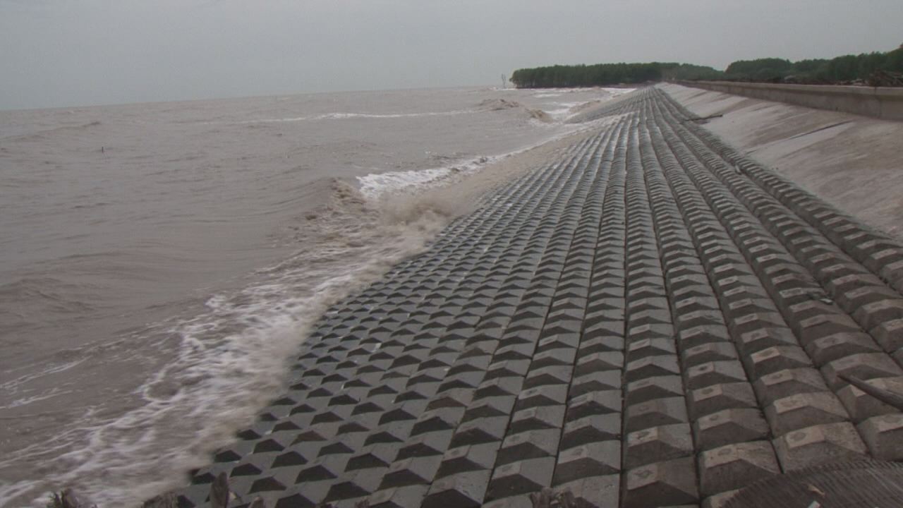 Vĩnh Châu khẩn trương khắc phục đê vỡ