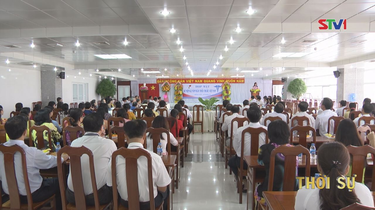 Bệnh viện Đa khoa tỉnh Sóc Trăng họp mặt kỷ niệm ngày Thầy thuốc Việt Nam 27/2