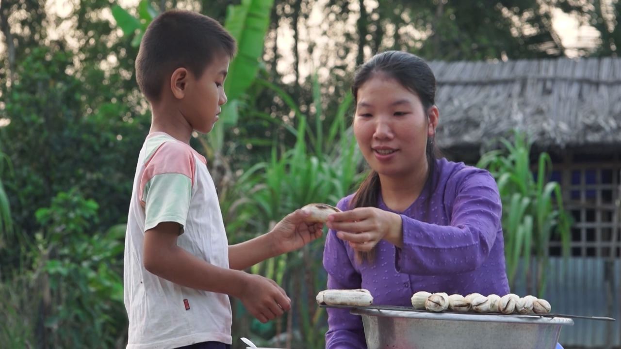 Nét Việt - Nhớ bếp chuối nướng rong 01-03-2017