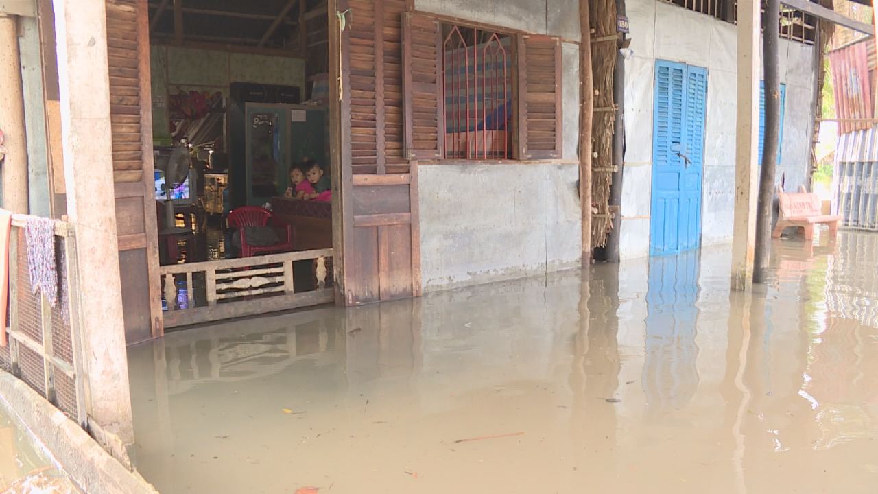 Người dân ấp Saintard xã Tân Thạnh với nỗi lo sống trong cảnh ngập nước