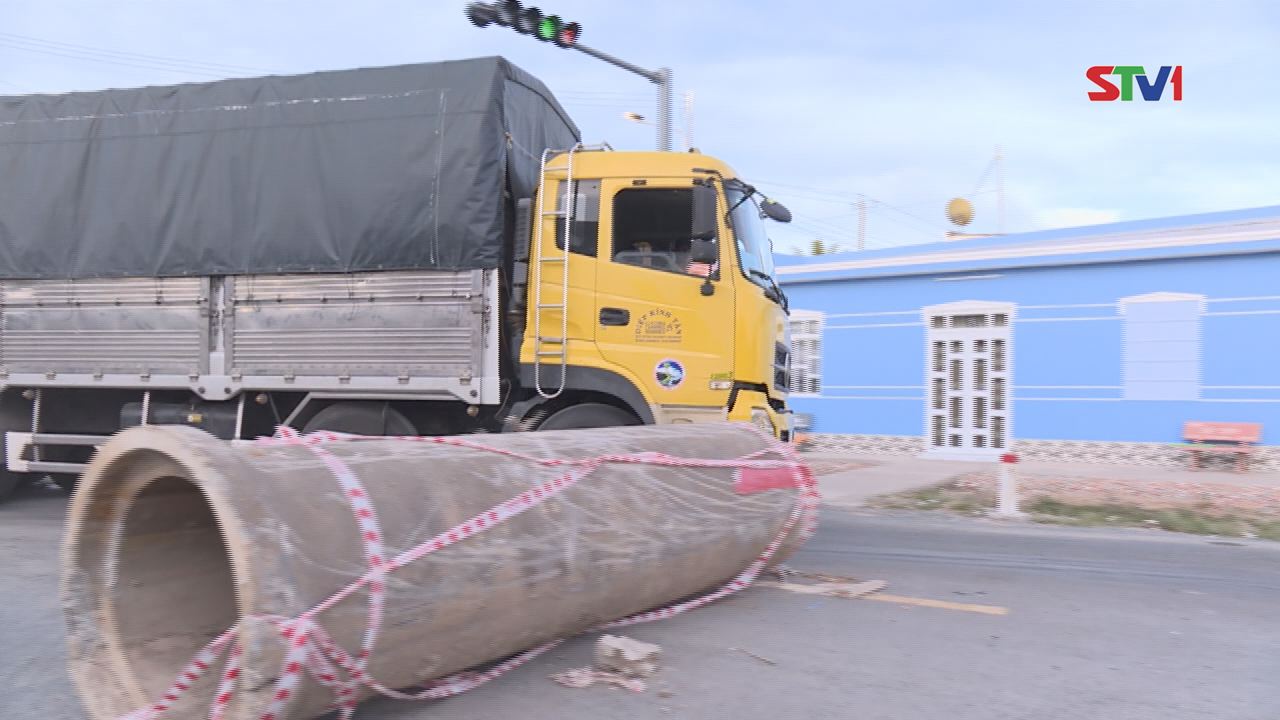 Cần siết chặt quản lý phương tiện vận tải trên truyến tránh TP Sóc Trăng