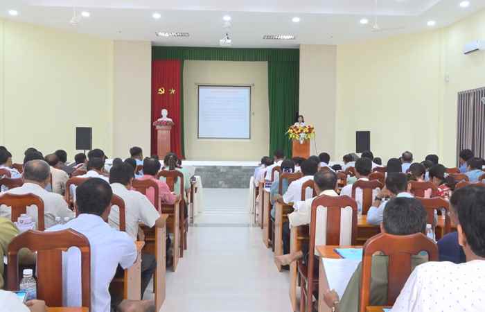 Mỹ Xuyên: Tập huấn, hướng dẫn lấy ý kiến sự hài lòng của người dân về kết quả xây dựng Nông thôn mới nâng cao