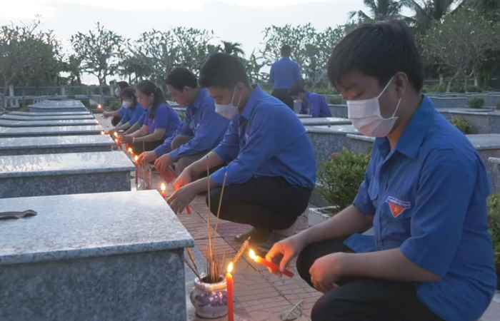 Kế Sách: Thắp nến tri ân các Anh hùng Liệt sĩ