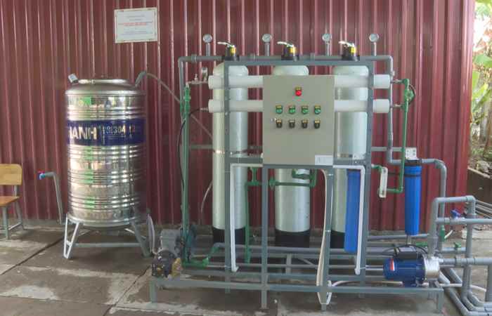Hệ thống khử nước mặn thành nước ngọt sử dụng năng lượng mặt trời 
