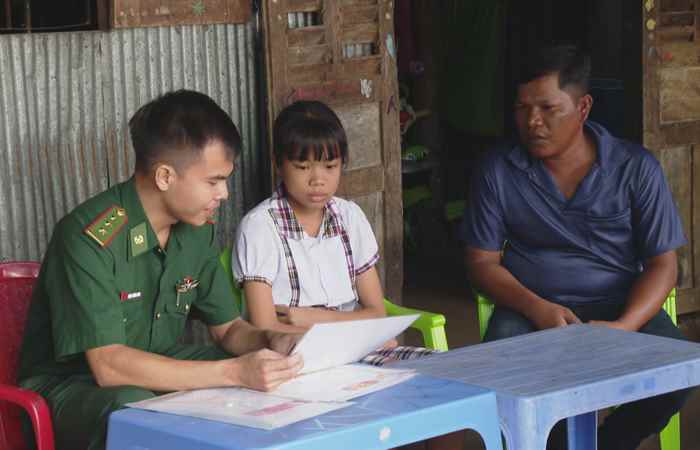  Thêm những học sinh nghèo khu vực biên giới được hỗ trợ học bổng (21-08-2023)