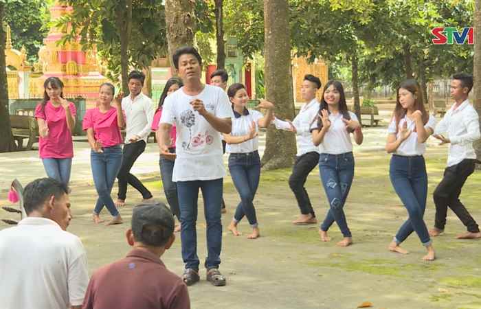 Thí sinh Châu Thành tập luyện cho Liên hoan dân ca Khmer khu vực ĐBSCL năm 2018 