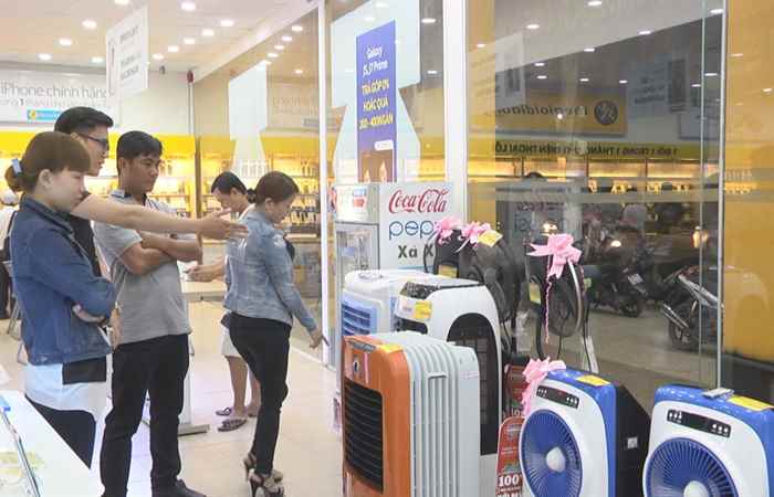 Thị trường điện lạnh tăng mạnh trong mùa nắng nóng