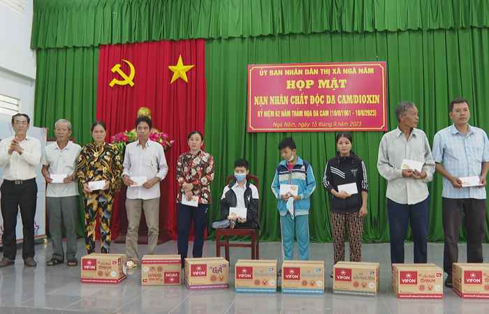 Thị xã Ngã Năm họp mặt nạn nhân chất độc da cam