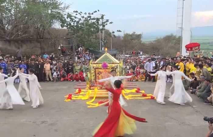 Thời sự trưa (11-12-2024)