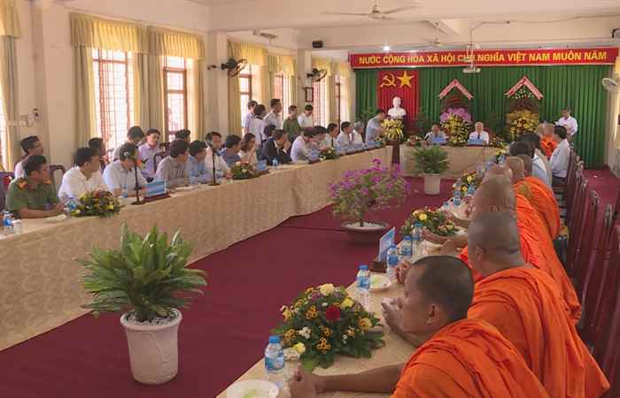 Thủ tướng Chính phủ Nguyễn Xuân Phúc thăm, chúc Tết Chôl Chnăm Thmây tại Hội đoàn kết sư sãi yêu nước tỉnh Sóc Trăng