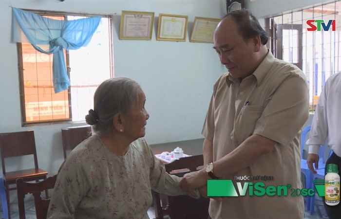 Thủ tướng Nguyễn Xuân Phúc thăm gia đình lão thành cách mạng tại Sóc Trăng và Cty TNHH Khách Sủng, xã Đại Tâm huyện Mỹ Xuyên