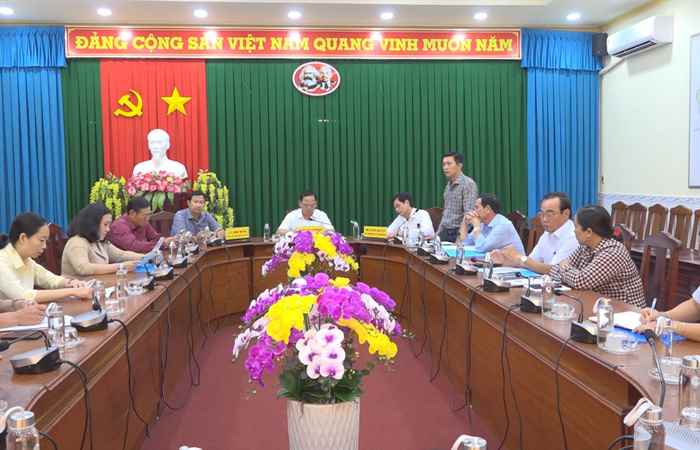 Mỹ Xuyên: Thường trực Huyện ủy làm việc với các cơ quan tham mưu, giúp việc 