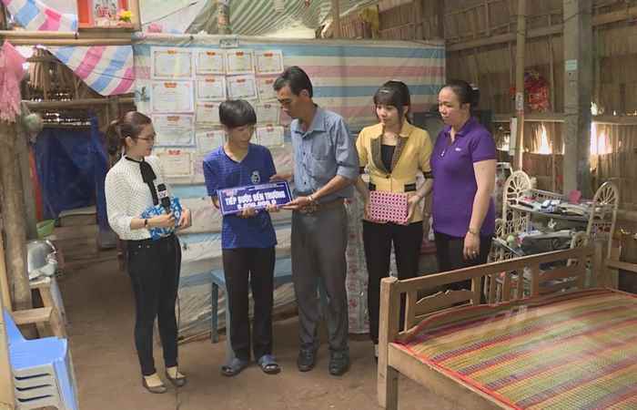 Tiếp bước cho em đến trường 08-06-2017
