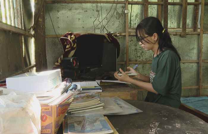 Tiếp bước em Trần Thanh Ngân đến trường (10-12-2022)