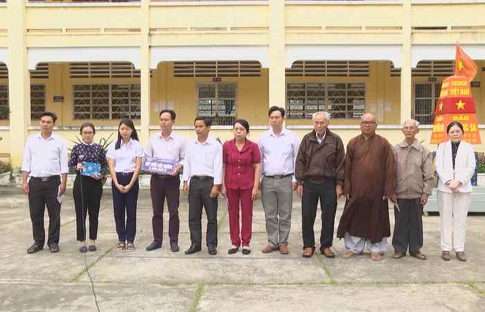 Tiếp bước cho em đến trường 28-12-2017