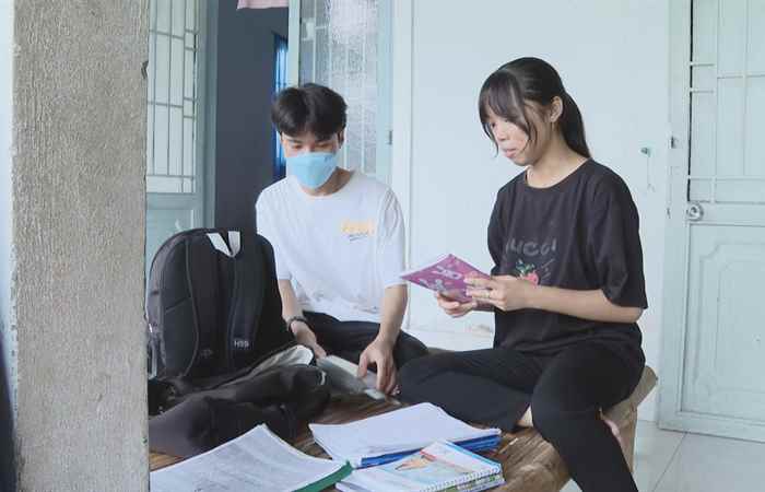 Tiếp bước em Thái Kỳ Xuân đến trường (29-10-2022)