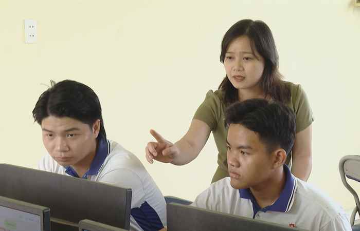 Tiếp bước em Văn Minh đến trường (19-04-2025)