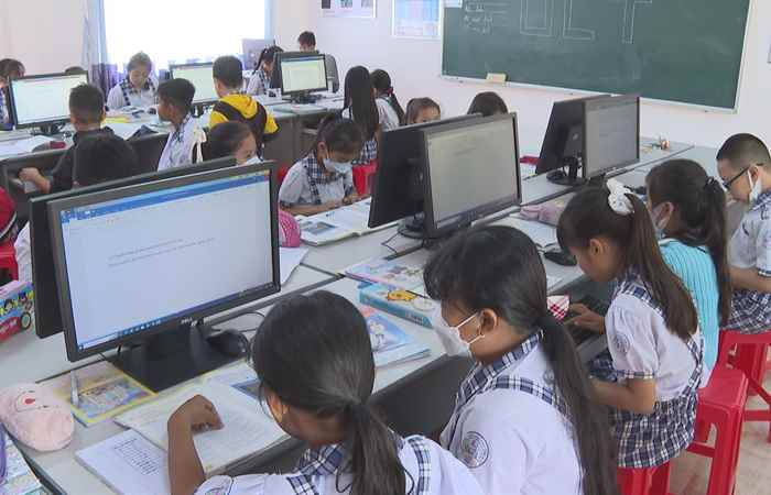  Tiếp tục đẩy mạnh và nhanh chuyển đổi số trong giáo dục (25-08-2023)