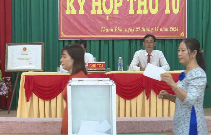 Kỳ họp cuối năm 2024 của Hội đồng nhân dân các xã, thị trấn trong huyện Mỹ Xuyên