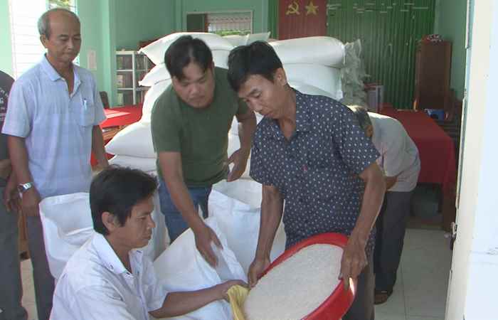 Long Phú hỗ trợ gạo cho người dân từ nguồn gạo dự trữ Quốc gia 