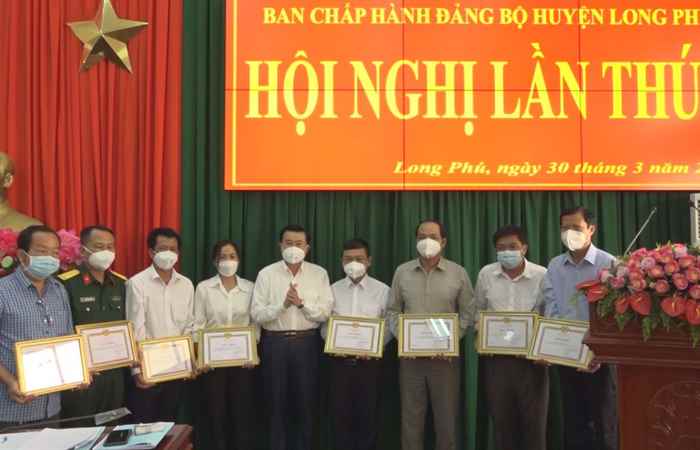 Long Phú: Thu hoạch dứt điểm trên 16.000ha lúa Đông Xuân, sản lượng gần 100 ngàn tấn
