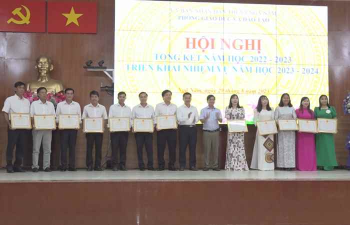 Ngã Năm: Ngành giáo dục Thị xã tổng kết năm học 2022-2023