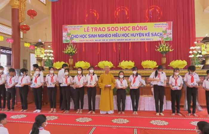 Kế Sách: Hội khuyến học tặng 500 suất học bổng cho học sinh nghèo hiếu học