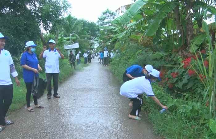  Trần Đề: Mittinh hưởng ứng chiến dịch làm cho Thế giới sạch hơn 