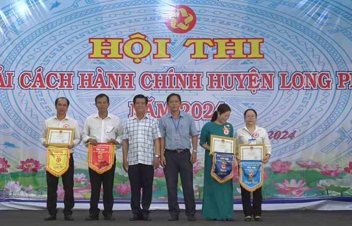 Long Phú tổ chức hội thi cải cách hành chính năm 2024