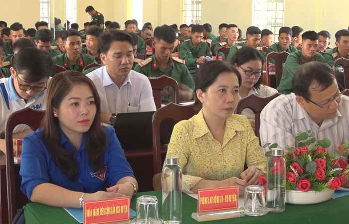 Long Phú đón quân nhân xuất ngũ về địa phương