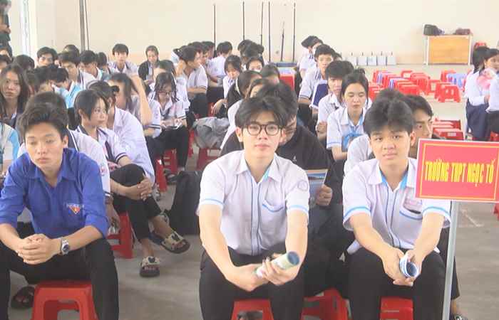Mỹ Xuyên: Bộ CHQS tỉnh Sóc Trăng tuyên truyền hướng nghiệp tuyển sinh quân sự năm 2024