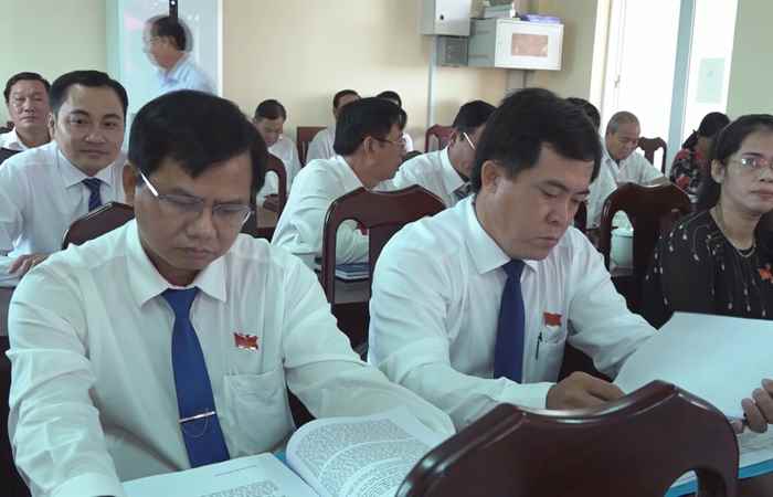 Kỳ họp thứ 9 HĐND huyện Trần Đề