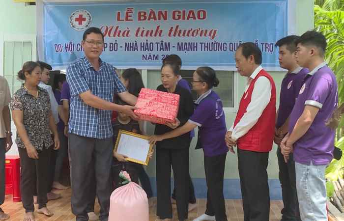 Kế Sách: Hội Chữ thập đỏ bàn giao nhà tình thương cho hộ nghèo xã Kế Thành