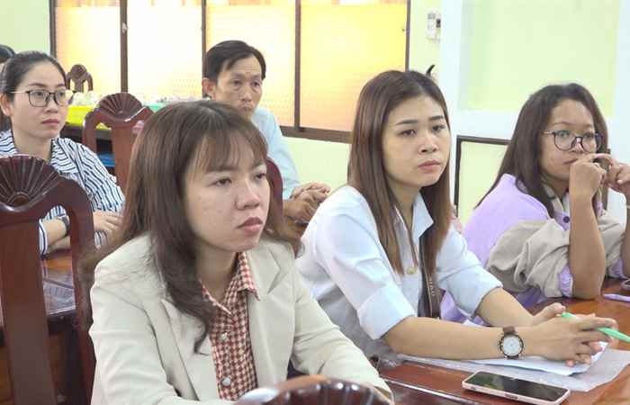 Mỹ Xuyên hướng dẫn kiểm tra, đánh giá năng lực làm việc đối với cán bộ, công chức các xã, thị trấn