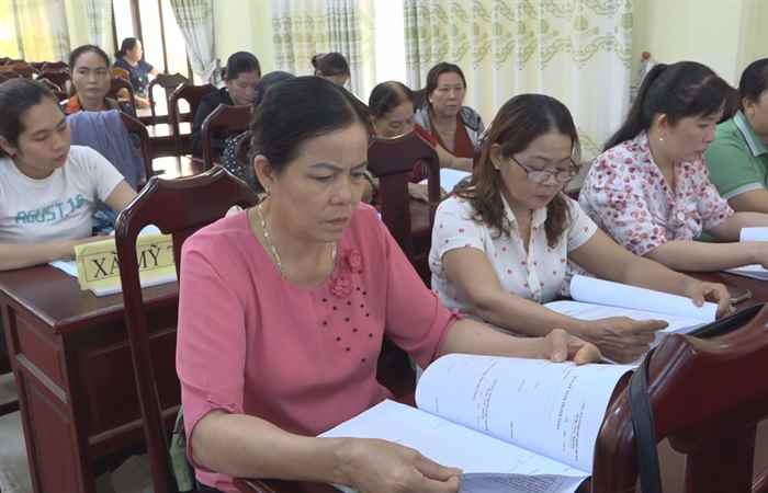 Mỹ Tú: Bồi dưỡng cán bộ Hội Phụ nữ cơ sở  