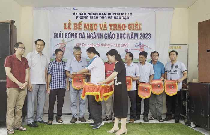 Giải Bóng đá ngành Giáo dục huyện Mỹ Tú năm 2023