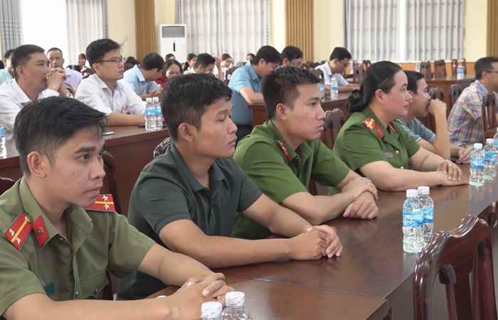 Trần Đề nghiên cứu, quán triệt Chuyên đề học tập và làm theo Bác năm 2023