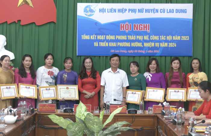 Cù Lao Dung: Hội Liên hiệp Phụ nữ tổng kết năm 2023