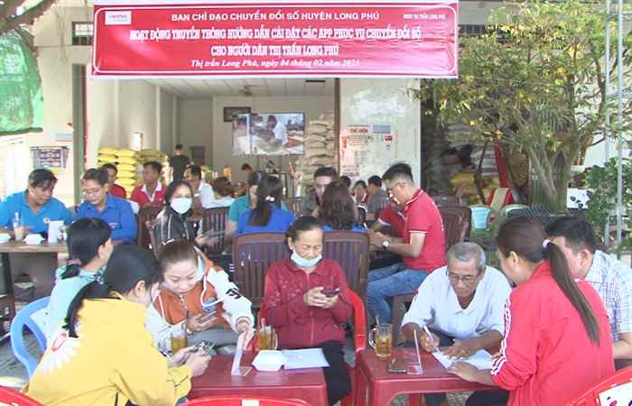 Truyền thông chuyển đổi số tại thị trấn Long Phú
