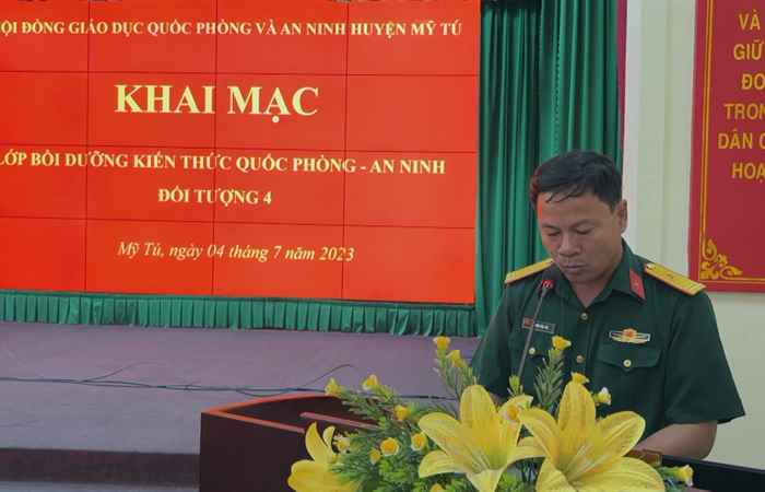 Mỹ Tú: Ban Chỉ huy quân sự bồi dưỡng kiến thức Quốc phòng - An ninh cho đối tượng 4  