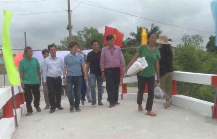 Vĩnh Châu đưa vào sử dụng cầu nông thôn ở khóm Kinh Mới Sóc, phường Khánh Hòa