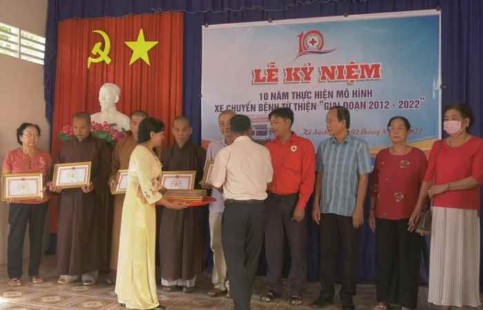 Kế Sách: Hội Chữ thập đỏ tổng kết mô hình “xe chuyển bệnh từ thiện”  
